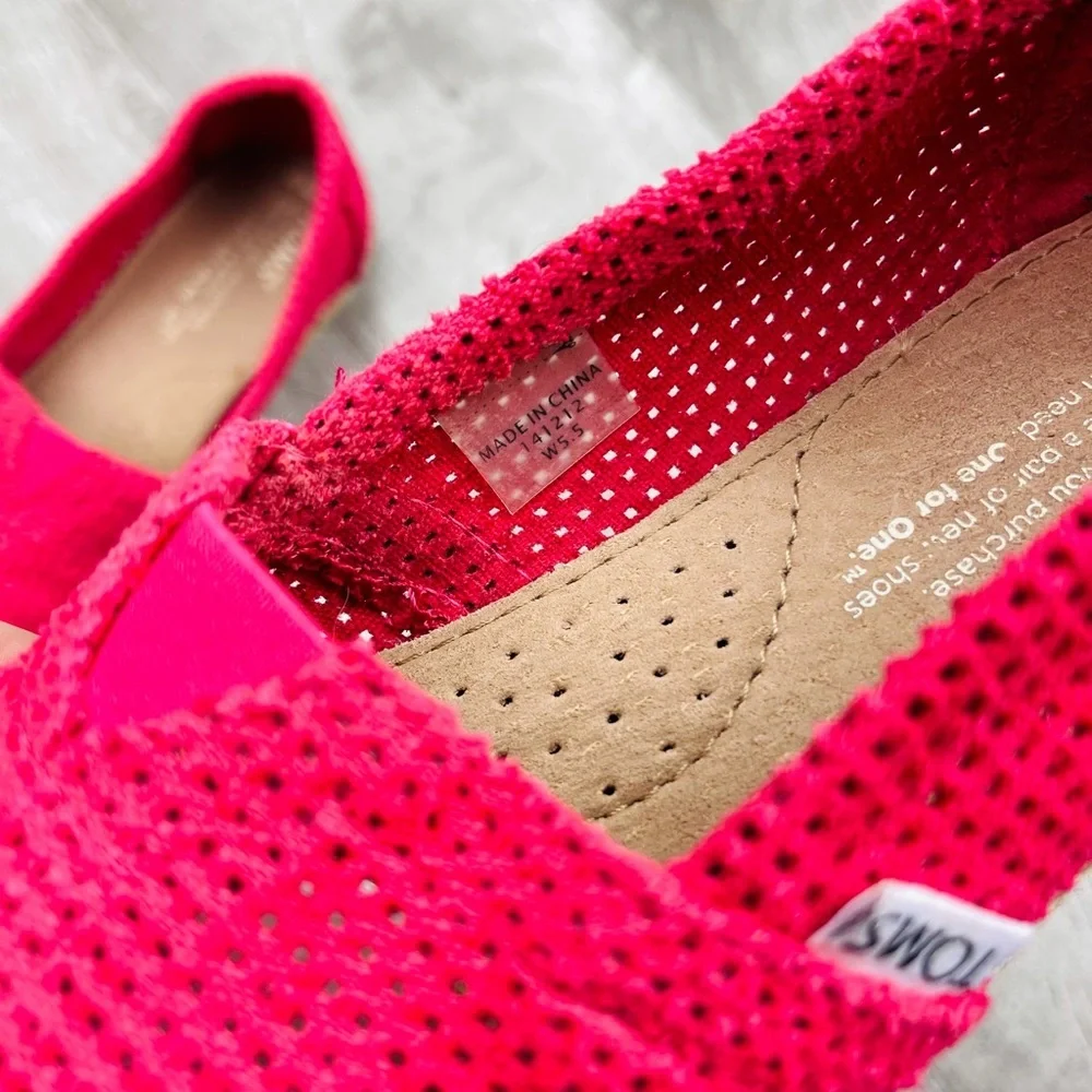 TOMS MESH FUSIA RED PINK SLIP ON TOMS